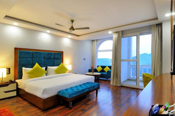 Room 4 of 10