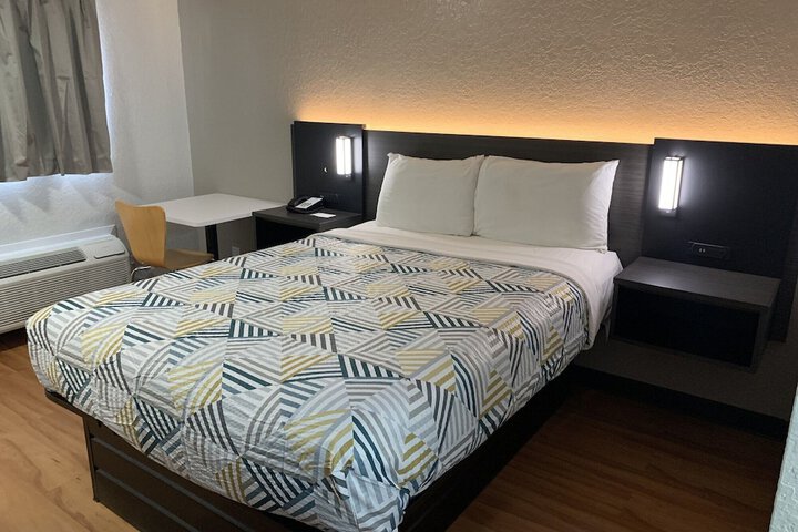 Room 20 of 33