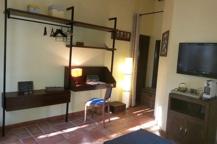Room amenity