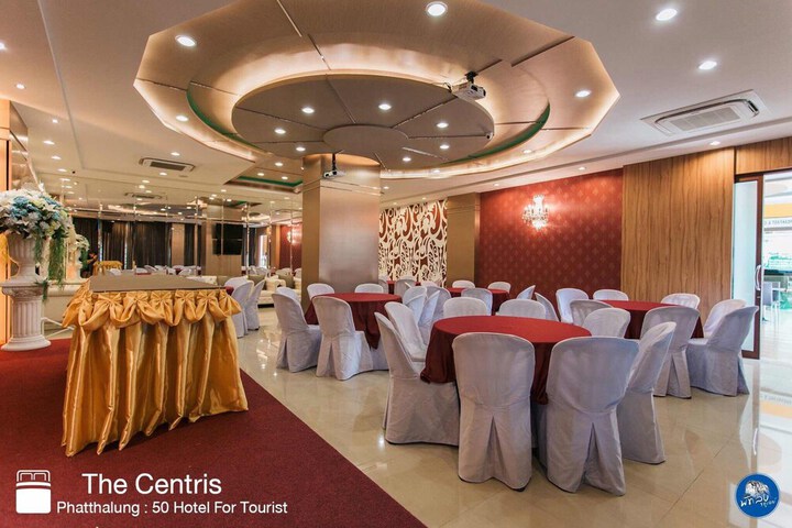 Ballroom/Hall 157 of 214