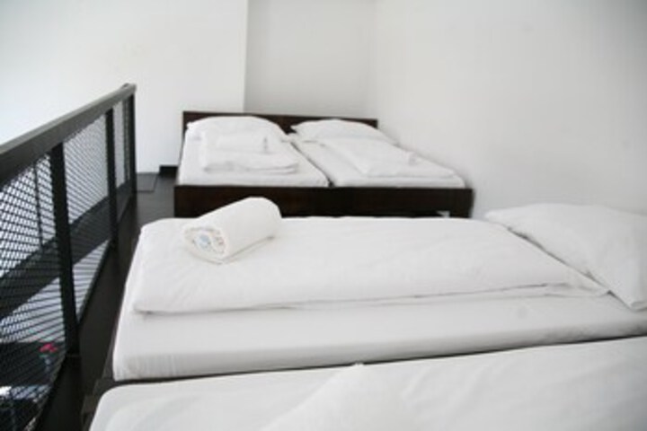 Room 201 of 275