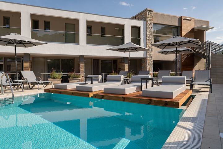 Pool 37 of 67