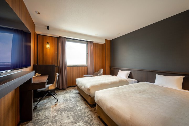 Room 8 of 22