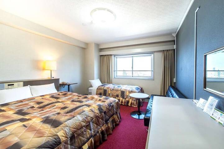 Room 4 of 15