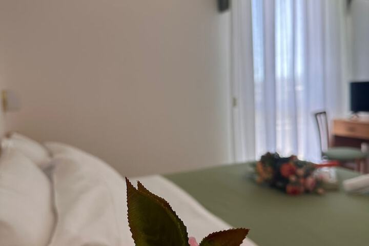 Room 17 of 51