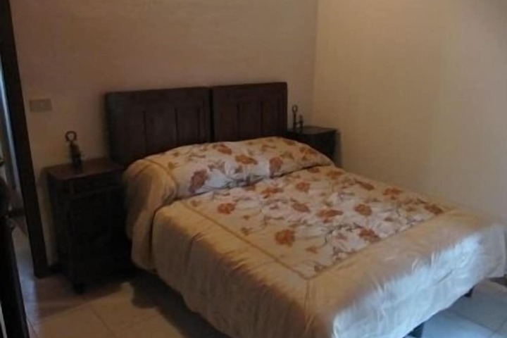 Room 8 of 50