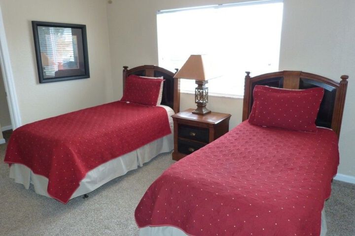 Room 8 of 32