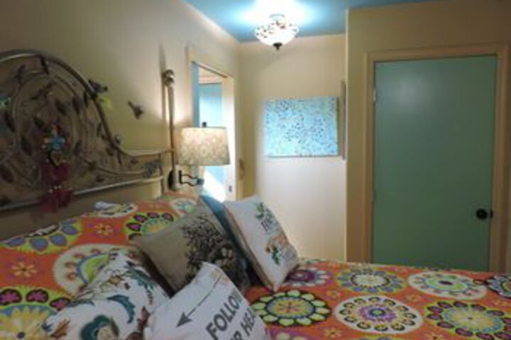 Room 16 of 72