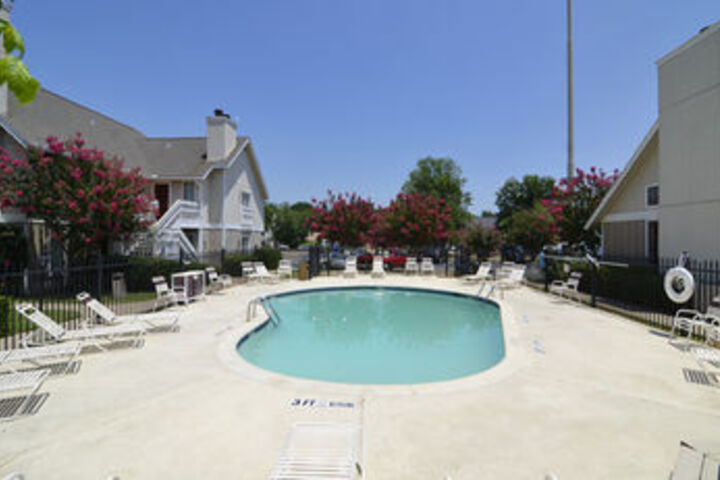 Pool 33 of 40