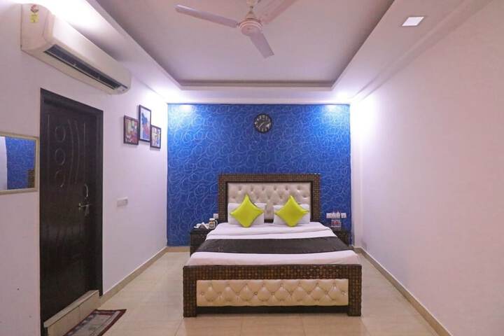 Room 6 of 22