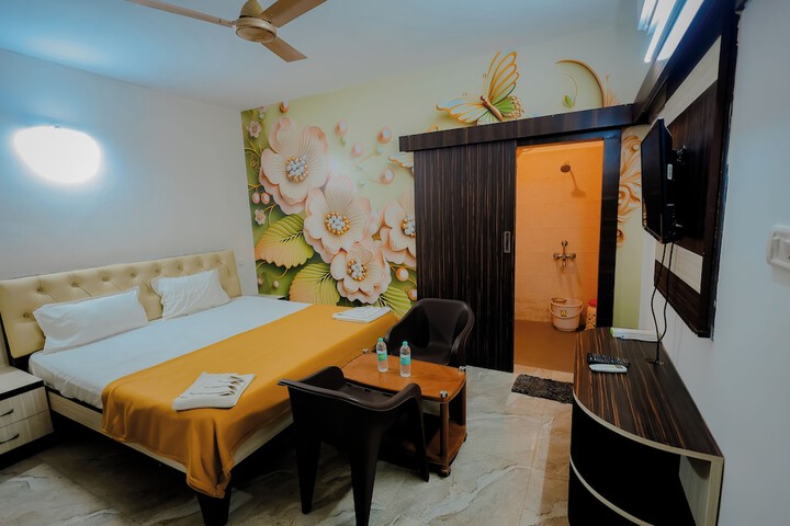 Room 5 of 94