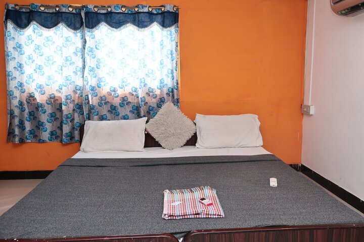 Room 14 of 33