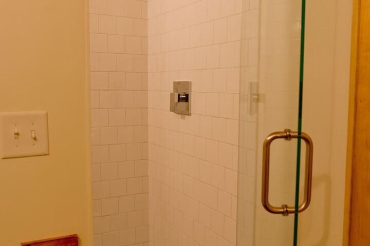 Room 13 of 18