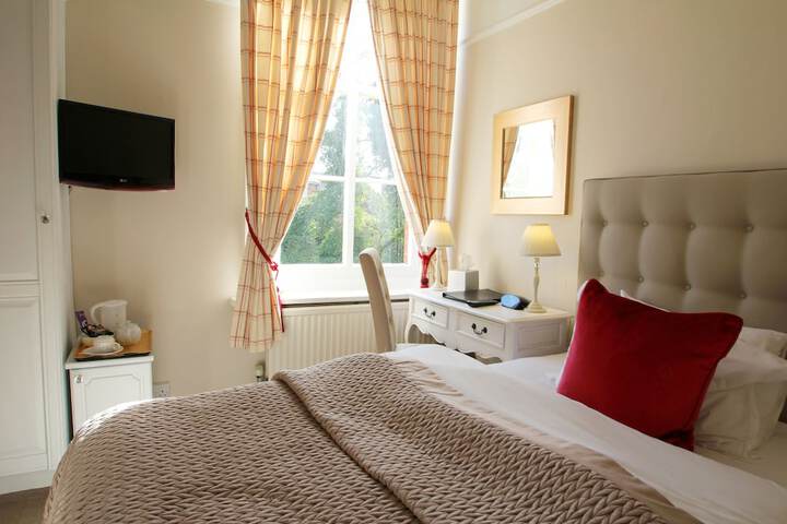 Room 7 of 40