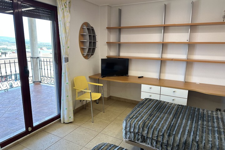 Room 34 of 165