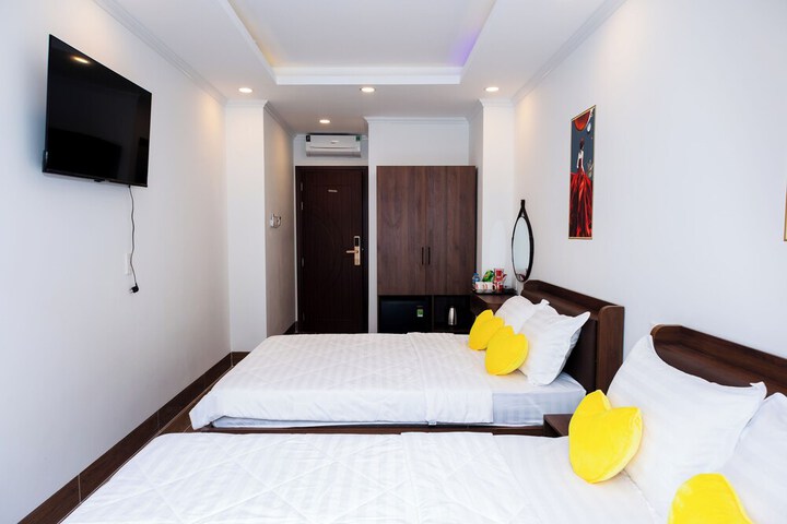 Room 5 of 23