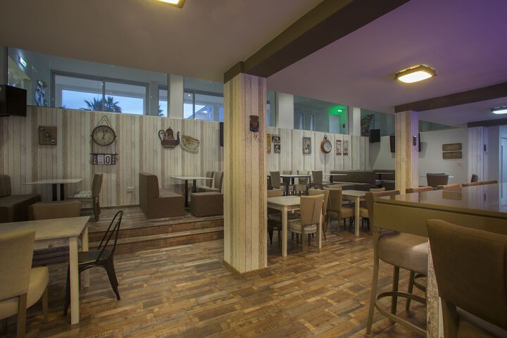Dining Photos
