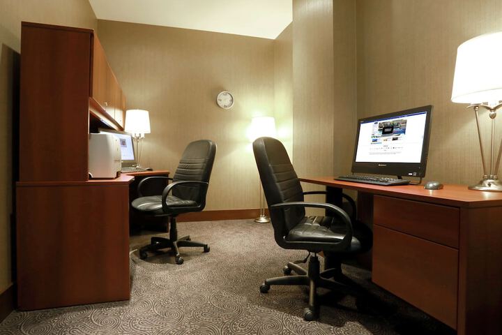Business Center 52 of 55