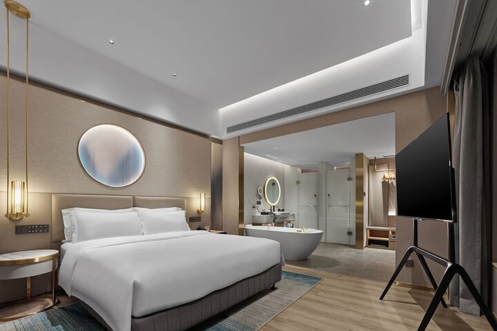 Room 29 of 81