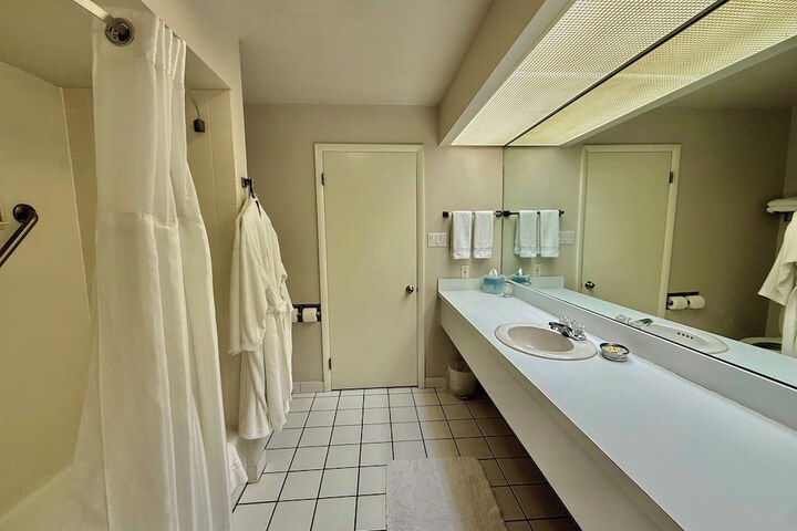 Room 11 of 12