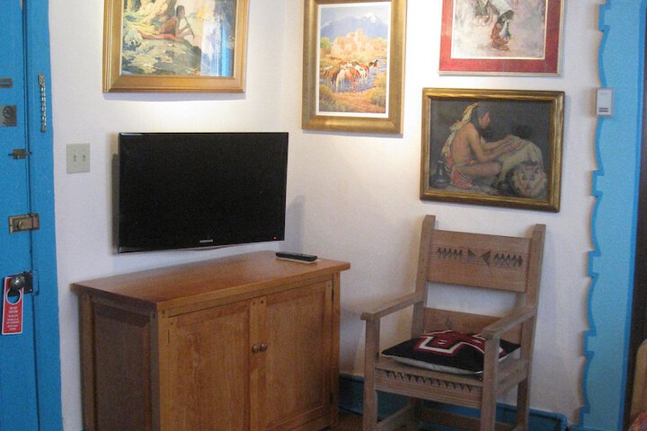 Room 34 of 63