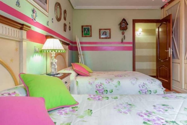 Room 9 of 30