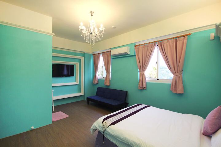 Room 16 of 53