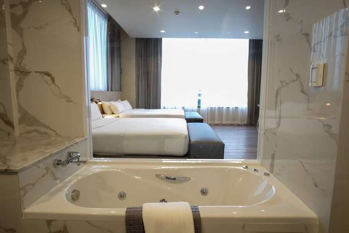 Room 34 of 101