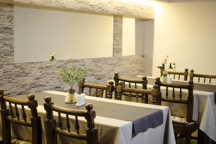 Dining 73 of 86