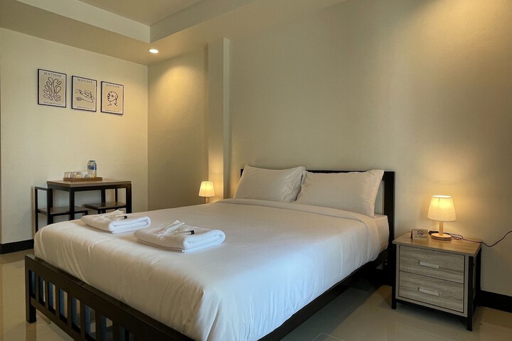 Room 3 of 16