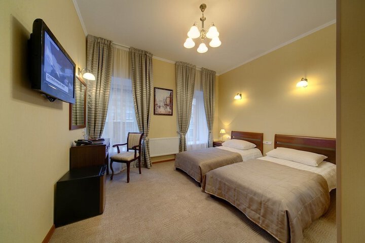 Room 10 of 69