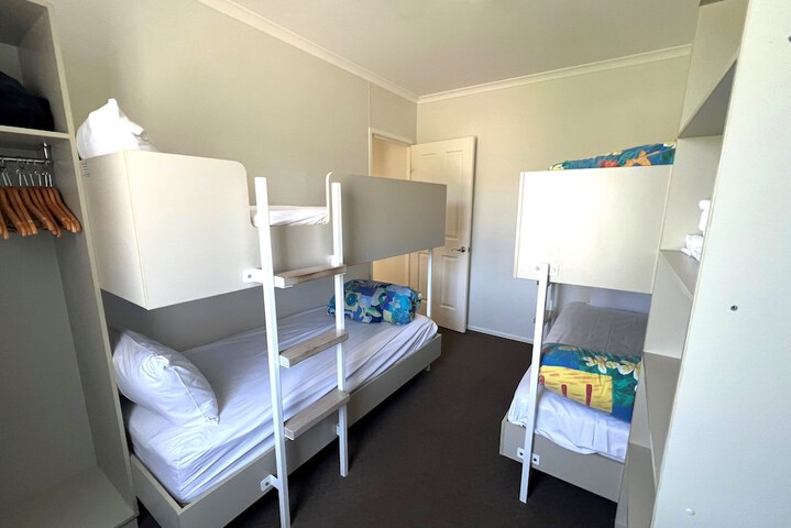 Room 19 of 118