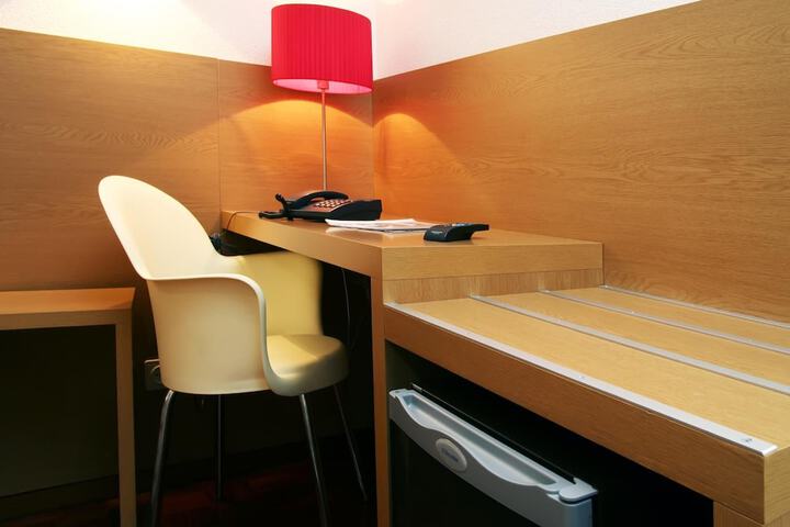 Room 12 of 35