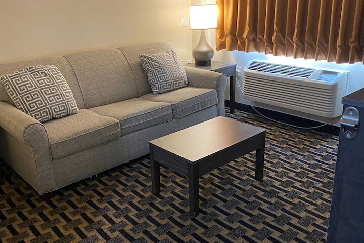 Room 10 of 31