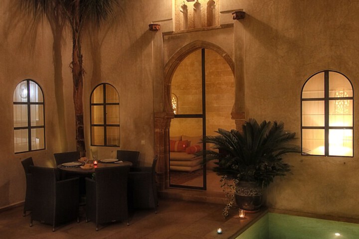 Hotel with Pool