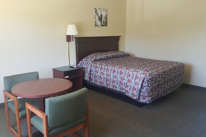 Room 11 of 34