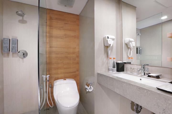 Clean Restrooms