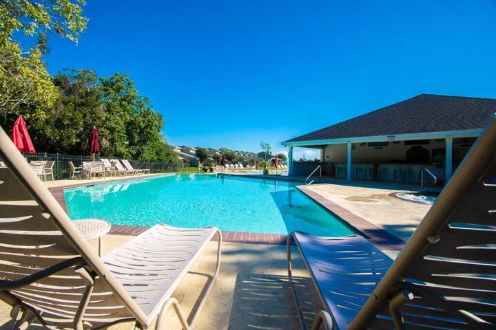 Pool 17 of 32