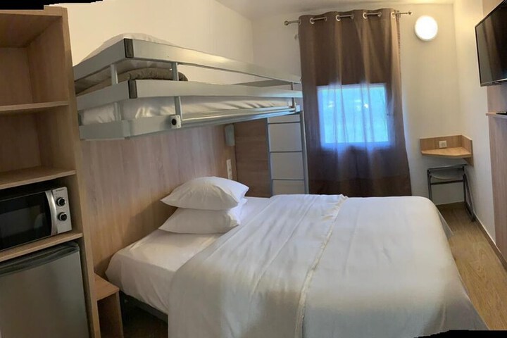 Room 8 of 15