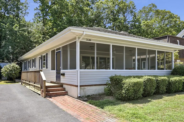 Photo of 336 Hickman Street by Long & Foster
