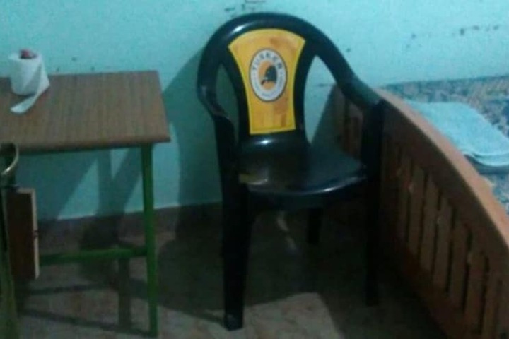 Room 4 of 11