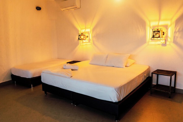 Room 13 of 42