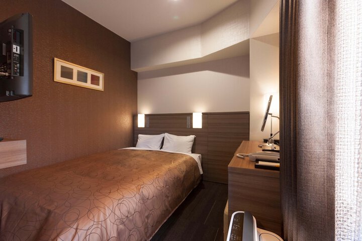 Room 11 of 40