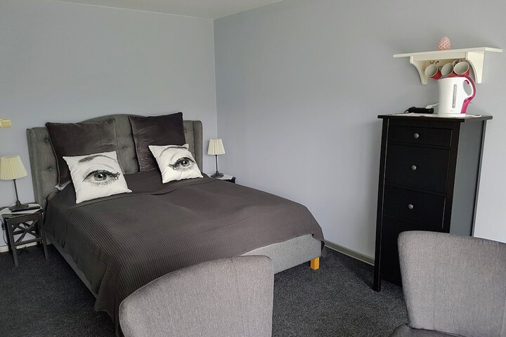 Room 27 of 89
