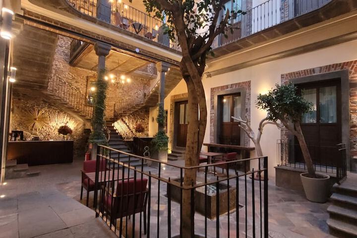Hotel 3 of 135
