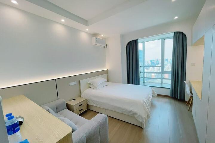 Room 16 of 63