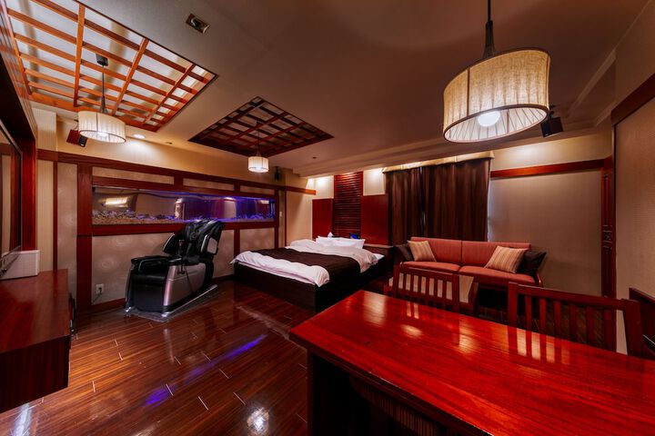 Room 13 of 46