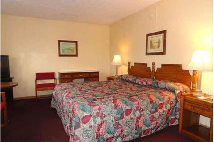 Room 5 of 11