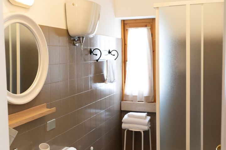 Room 14 of 39