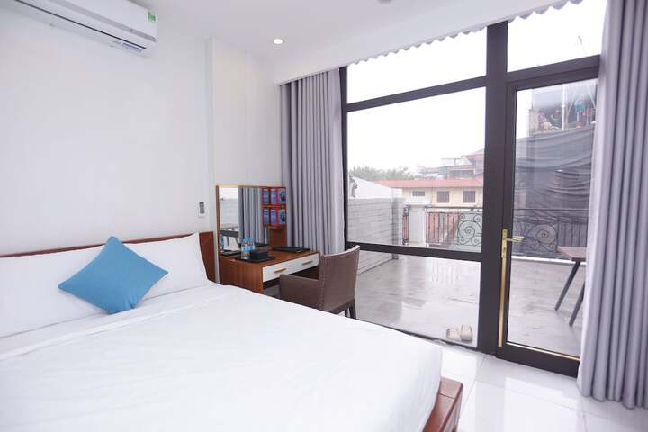 Room 32 of 99